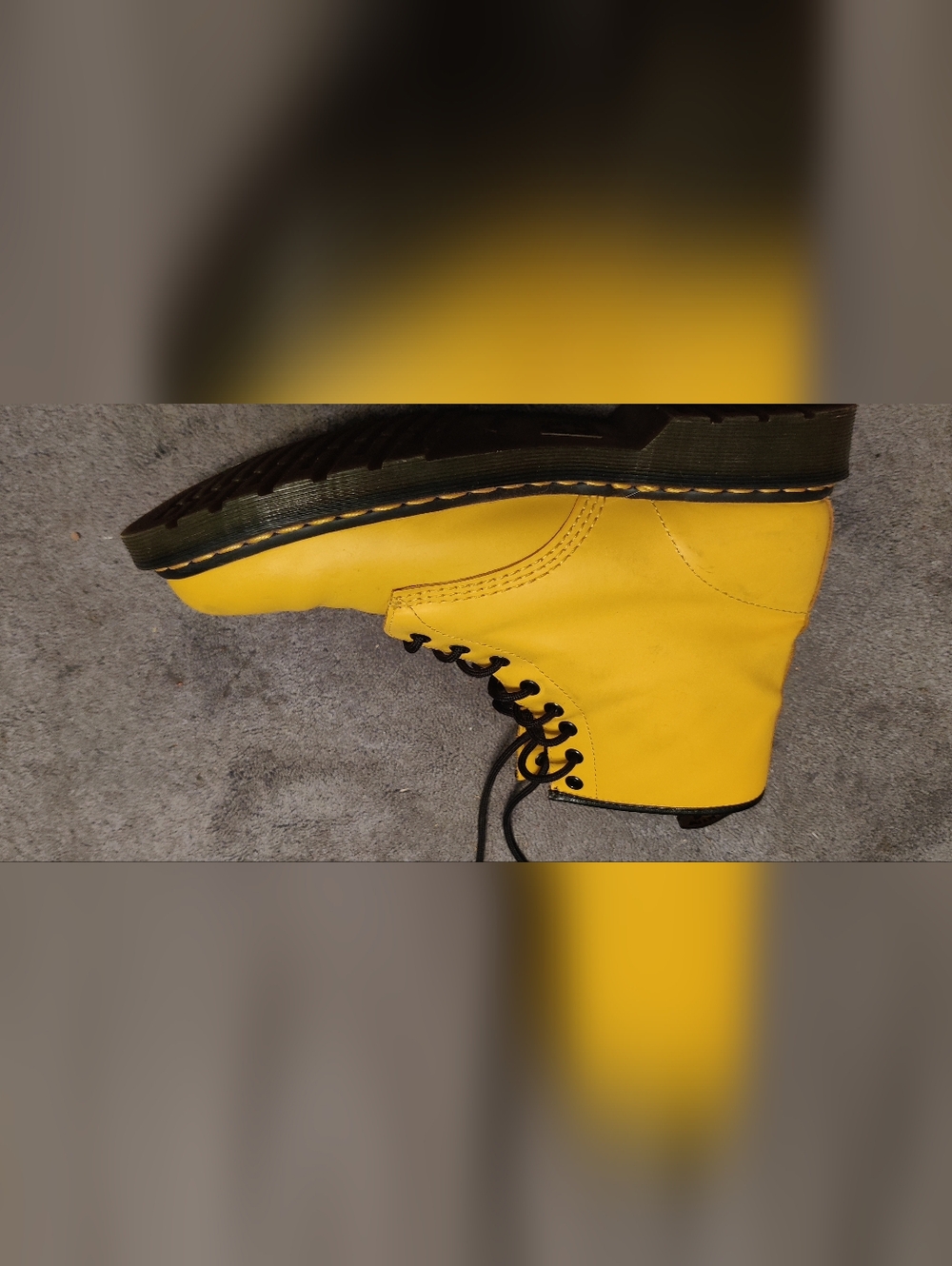 Men's Size 11 Yellow Doc Martens Dr. Martens 1460 Lace Up Leather Boots Airwair - Picture 9 of 16